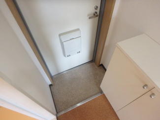 毎日通る玄関はこちらです