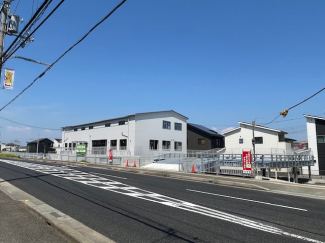 大通りに面しており、視認性が高いです