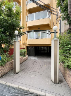 【エントランス】