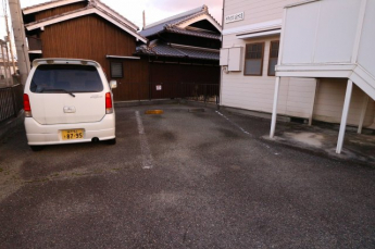 【駐車場】