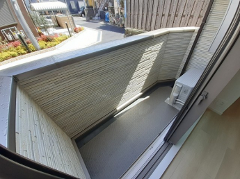 【バルコニー】