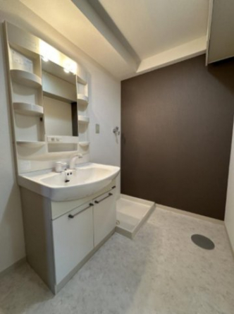 明るい洗面所です