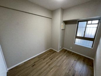 明るい洋室です