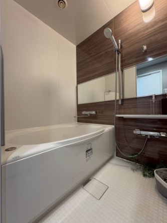 落ち着いた空間のお風呂です