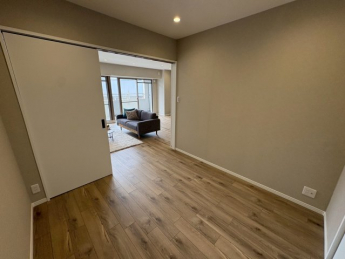 明るい洋室です