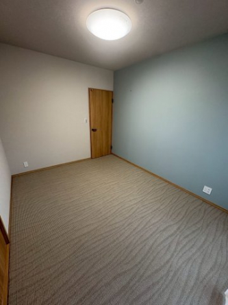 明るい洋室です