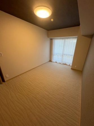 ゆったりした洋室です