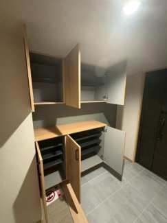 玄関収納もたっぷり