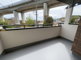 落ち着いた時間を過ごせるバルコニーです