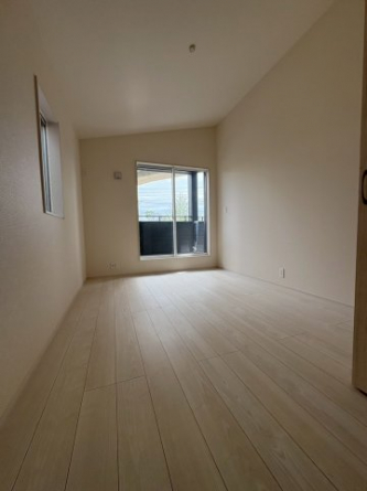 明るい洋室です