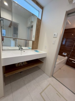 広い洗面スペース