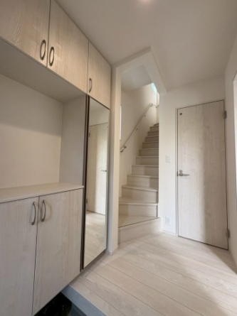 明るい玄関です