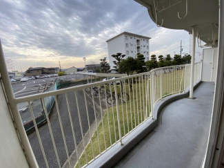 広々としたバルコニーです