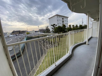 広々としたバルコニーです