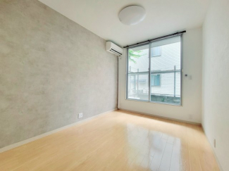 きれいな洋室です