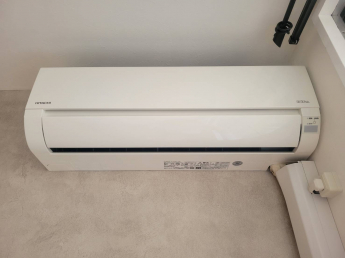 備付のエアコンです。