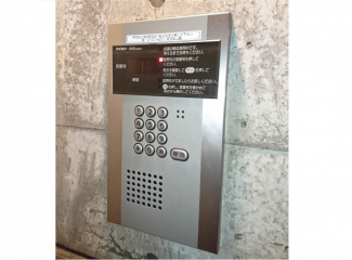 オートロック付きマンションです。