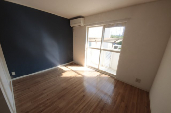 こちらの居間で趣味の時間をお楽しみください