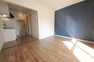 こちらのリビングで趣味の時間をお楽しみください