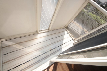 開放的で明るい空間を演出してくれるバルコニーです