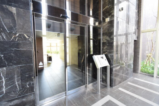 【エントランス】