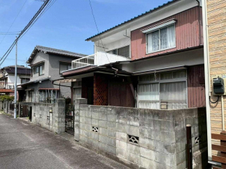 外観を南東側より撮影