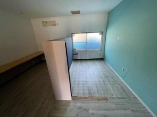 井門町貸倉庫・貸事務所　西から２番目の画像