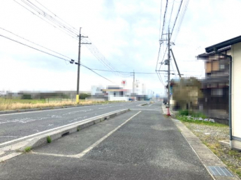 【前面道路含む現地写真】