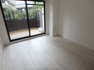 洋室とリビングをつなげて広々空間