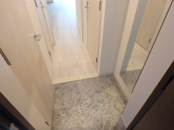 玄関収納付きですっきり