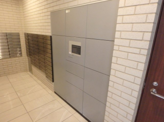 宅配ボックス完備