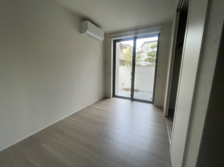 ゆったり過ごせる居間です