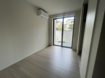 ゆったり過ごせる居間です