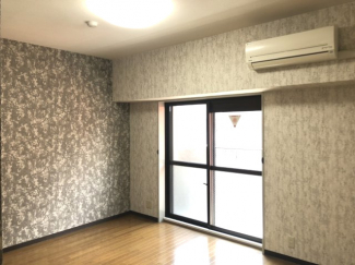 フレンチテイストの壁紙へ全面張り替えました