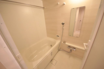 コンパクトで使いやすいお風呂です