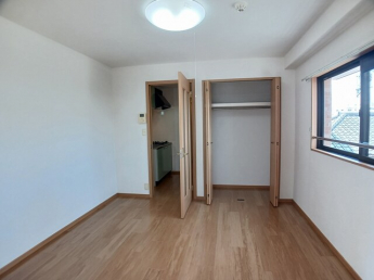 こちらの居間で趣味の時間をお楽しみください