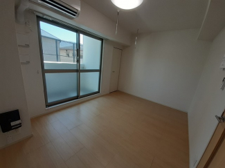 ゆったり過ごせるリビングです