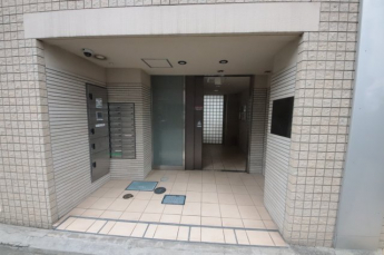 毎日通るエントランスはこのようになっています