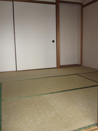 和室（入居前畳入替えします）