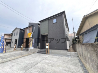 落ち着いた雰囲気の外観です