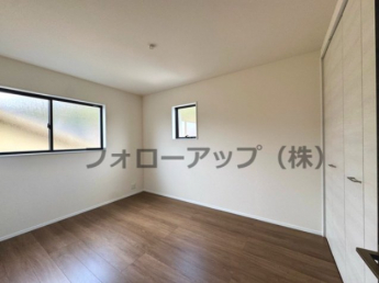 広々とした洋室です