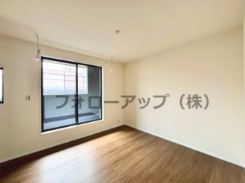 個人の部屋や寝室として使える洋室です