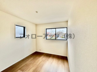 個人の部屋や寝室として使える洋室です