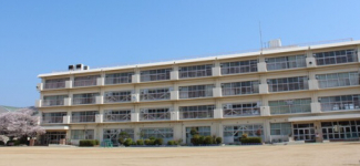 市立宝塚小学校まで徒歩４分