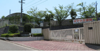 市立御殿山中学校まで徒歩12分