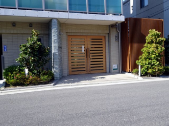 【エントランス】