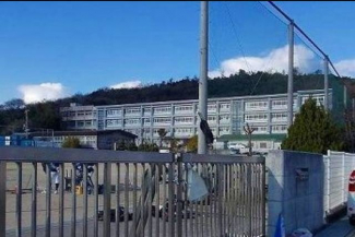 別所小学校まで700m