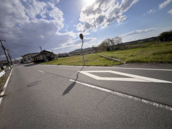 【前面道路含む現地写真】