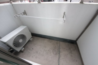 外からの目が気にならないバルコニーで洗濯物が干せます