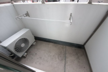 外からの目が気にならないバルコニーで洗濯物が干せます